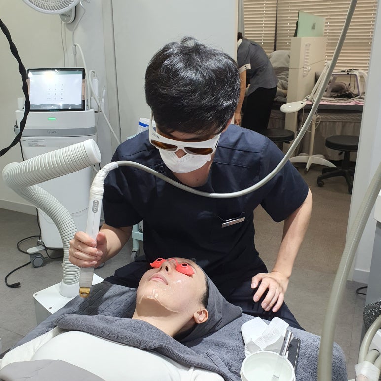 [닥터벨뷰 칼럼 54.] 엑셀브이 레이저를 이용한 안면홍조 치료와 효과 관련 이미지 8