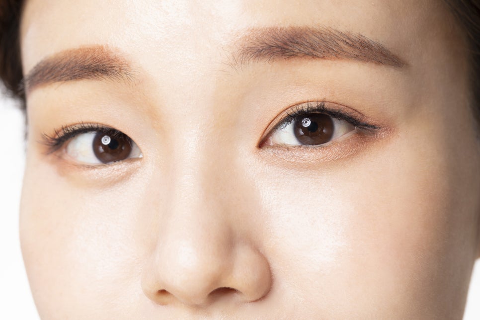 How to Measure Midface Proportions: How to Make a Long Face Look Shorter image 3