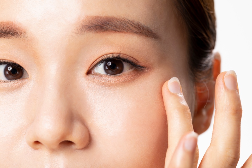 화장 밀림 원인 계속 수정한다면? 진짜 이유는 따로 있습니다 관련 이미지 1