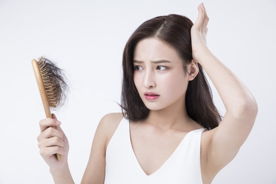 머리카락 얇아짐, 만지는 습관 때문! 해결 방법은?! 관련 이미지 4