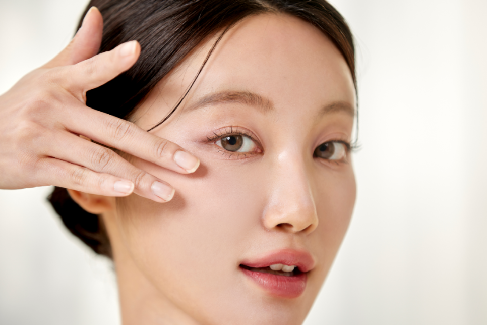 Which Facial Wrinkles Make You Look Older? [Around the Eyes, Forehead, Between the Brows, Nasolabial Folds, and More] image 2