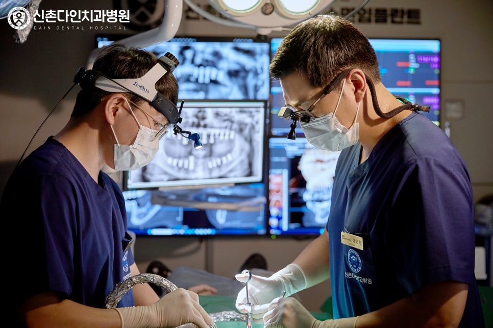 신촌치과 임플란트관리 꾸준한 검진을 통해 관련 이미지 3
