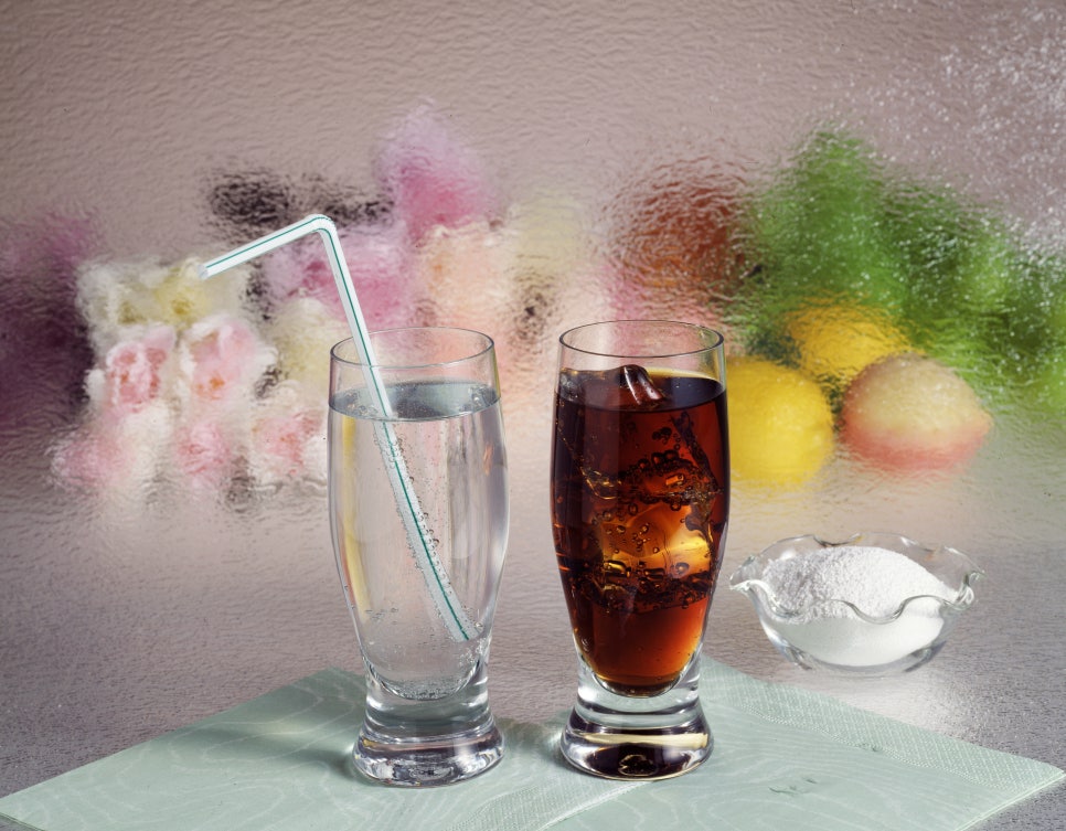 Side Effects and Benefits of Carbonated Water, and How to Drink It image 5