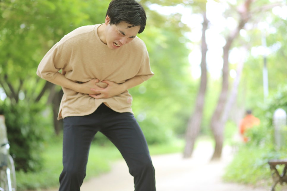 갈비뼈아래통증 왼쪽이 아프다면 여러가지 원인이 관련 이미지 4