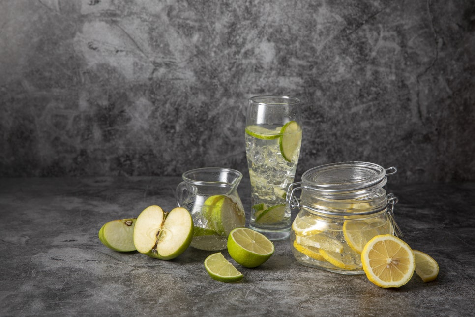 Side Effects and Benefits of Carbonated Water, and How to Drink It image 3