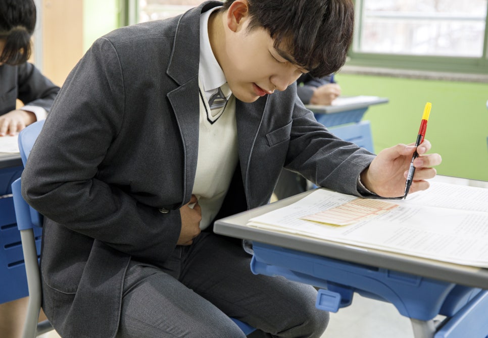 How to Stop Diarrhea: Water, Gastroenteritis Causes, Helpful Foods, and Medicines? image 2