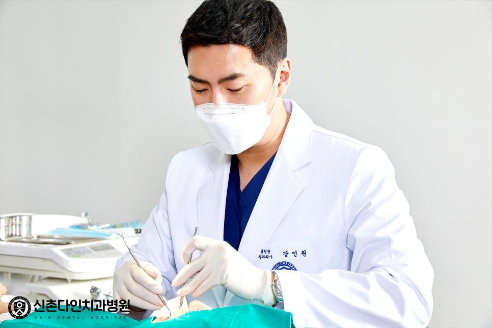 망원동치과 앞니임플란트 잇몸뼈를 고려할 수 있어야 관련 이미지 5