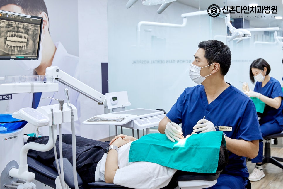 Yeouido Dental Clinic Implant Structure Similar to Natural Teeth image 3
