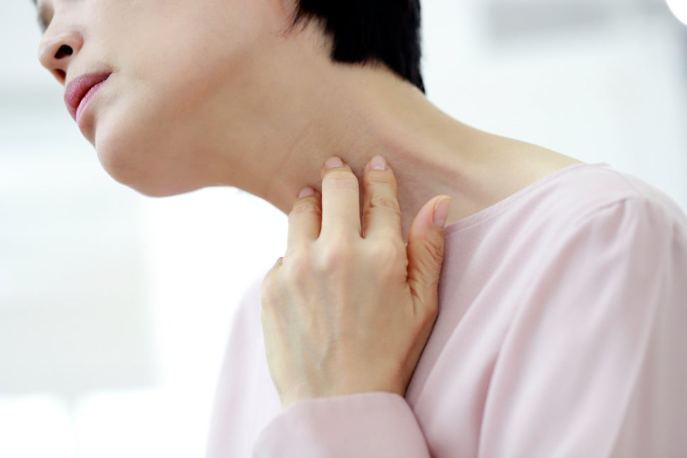 How to Clear Throat Phlegm and Why Phlegm Forms image 3