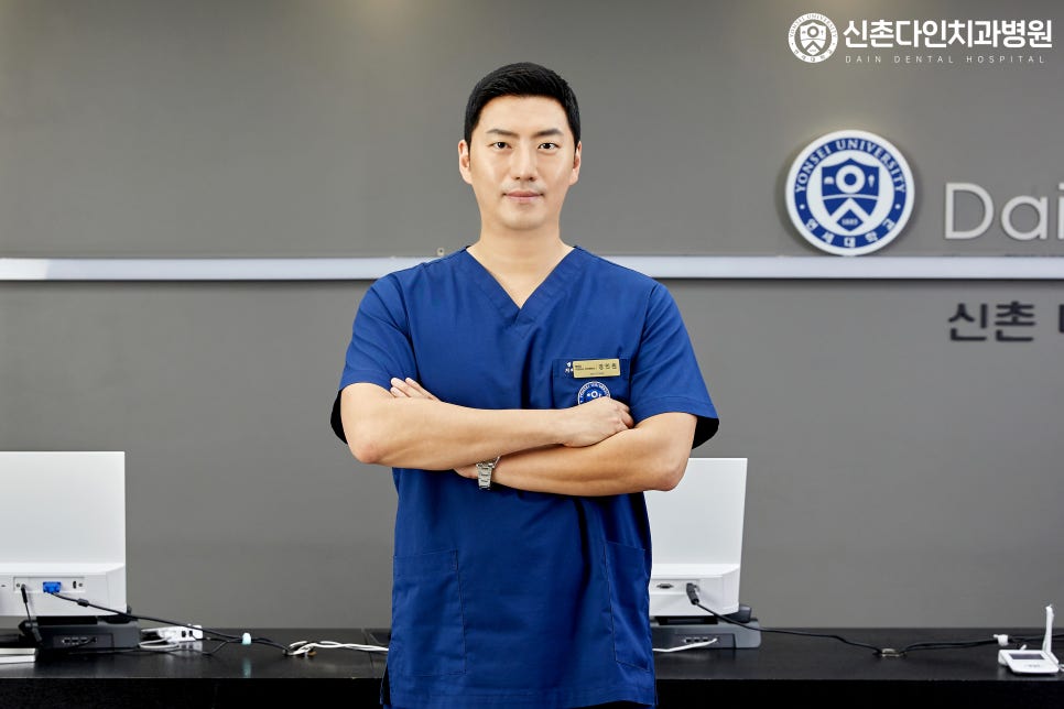 Yeouinaru Station Dental Clinic: Implant Treatment Through the Right Plan image 8