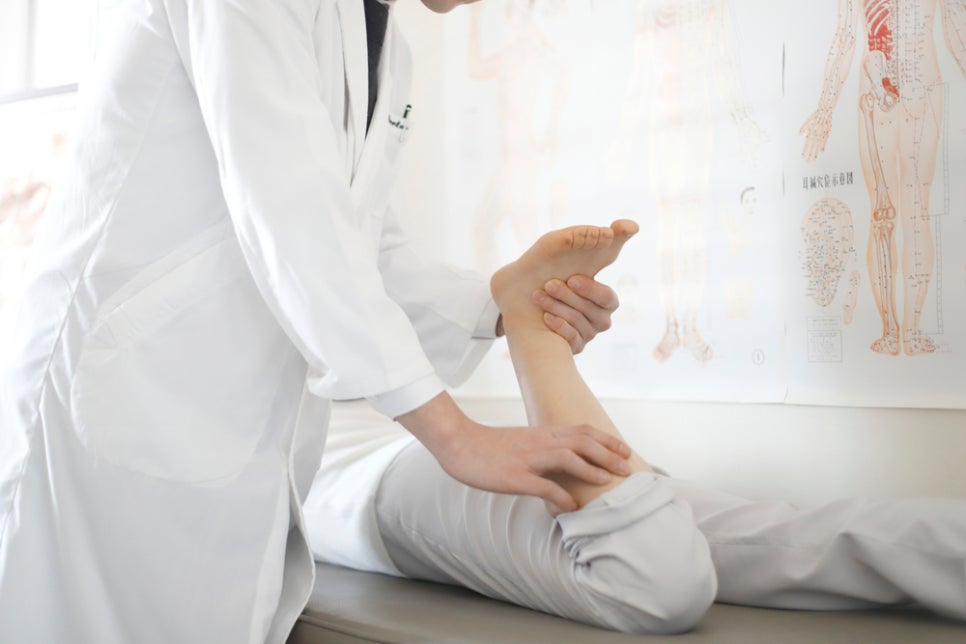 Causes of Top-of-Foot Pain, Symptoms, and Ways to Prevent and Relieve It image 6