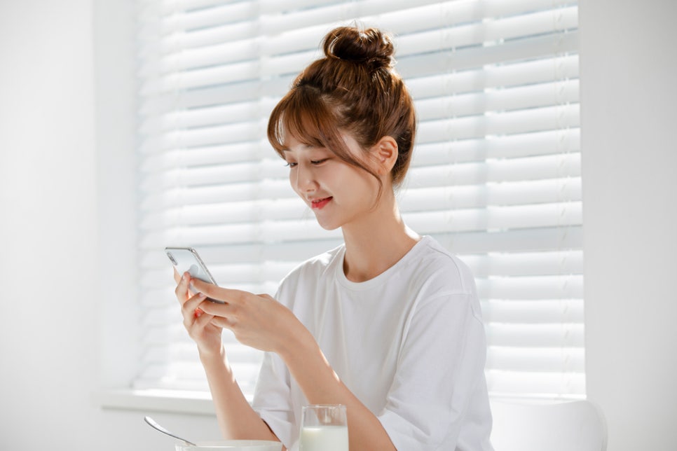 What Are the Causes of Blurred Vision in One Eye, and How Can It Be Prevented and Managed? image 2