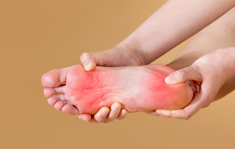 Morton's Neuroma in the Sole of the Foot: Causes, Symptoms, and Treatment for a Complete Cure image 3
