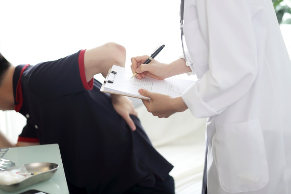 What Symptoms Can Occur When a Herniated Disc in the Lower Back Ruptures, and How Can It Be Prevented? image 2