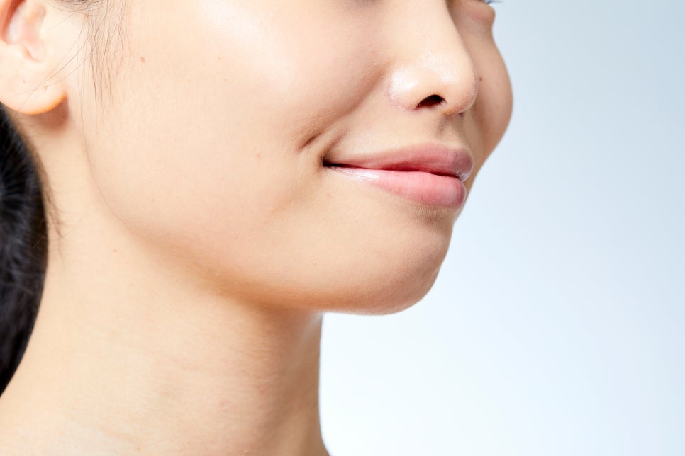 Bbangbae-dong Sunday Dermatology, Moisturize with the Re2O Skin Booster image 5