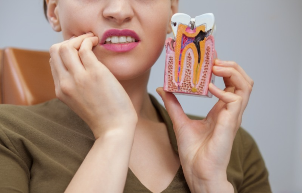 논현역치과 신성치과 충치 치료도 제대로 받아야 합니다. 관련 이미지 2