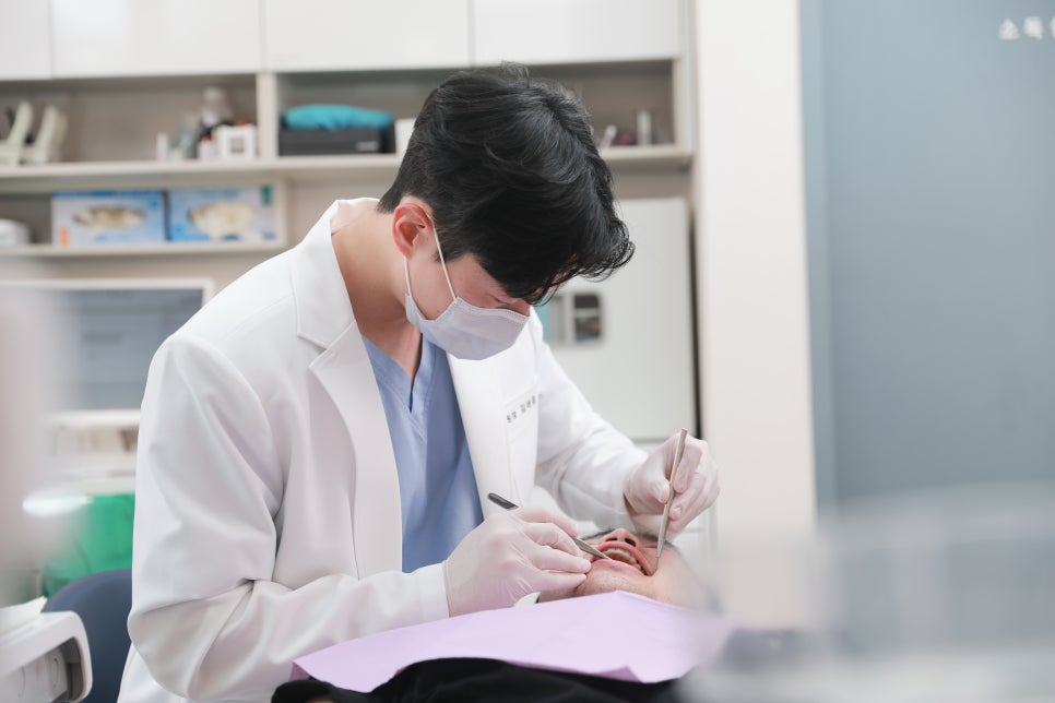 Three Problems That Can Occur If You Don’t Remove Tartar at an Apgujeong Dental Clinic image 3