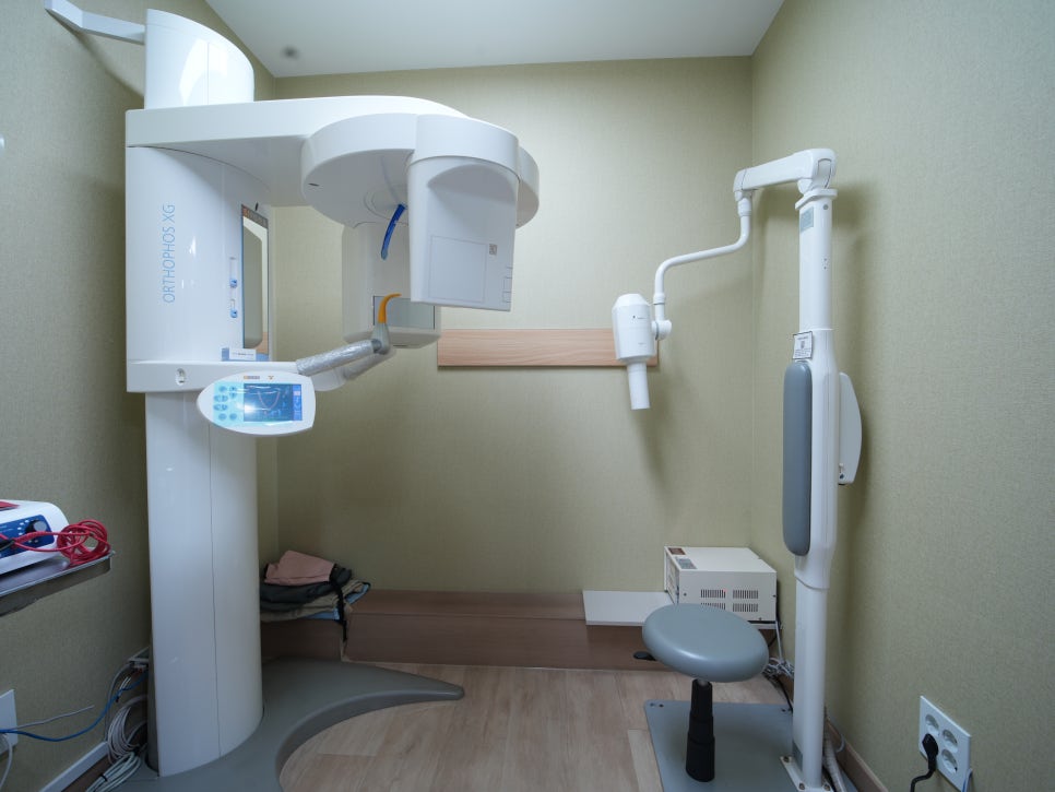 Jamwon-dong Dental Clinic Shinseong Dental: 4 Reasons You Should Not Leave Wisdom Teeth Untreated image 9
