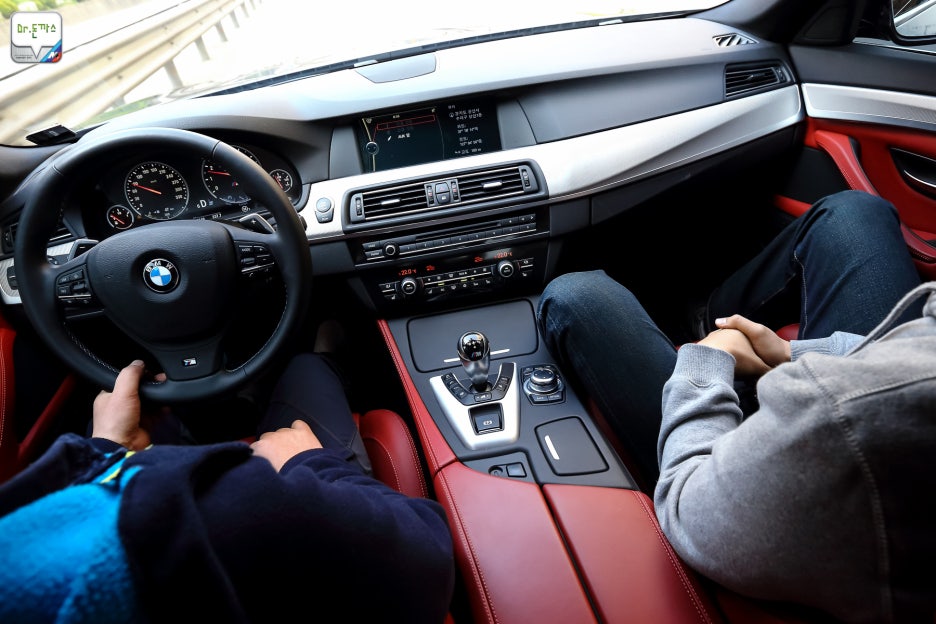 BMW M5 시승기. 괴물세단의 과거 그리고 현재(E39 M5,E60 M5,F10 M5). 관련 이미지 61