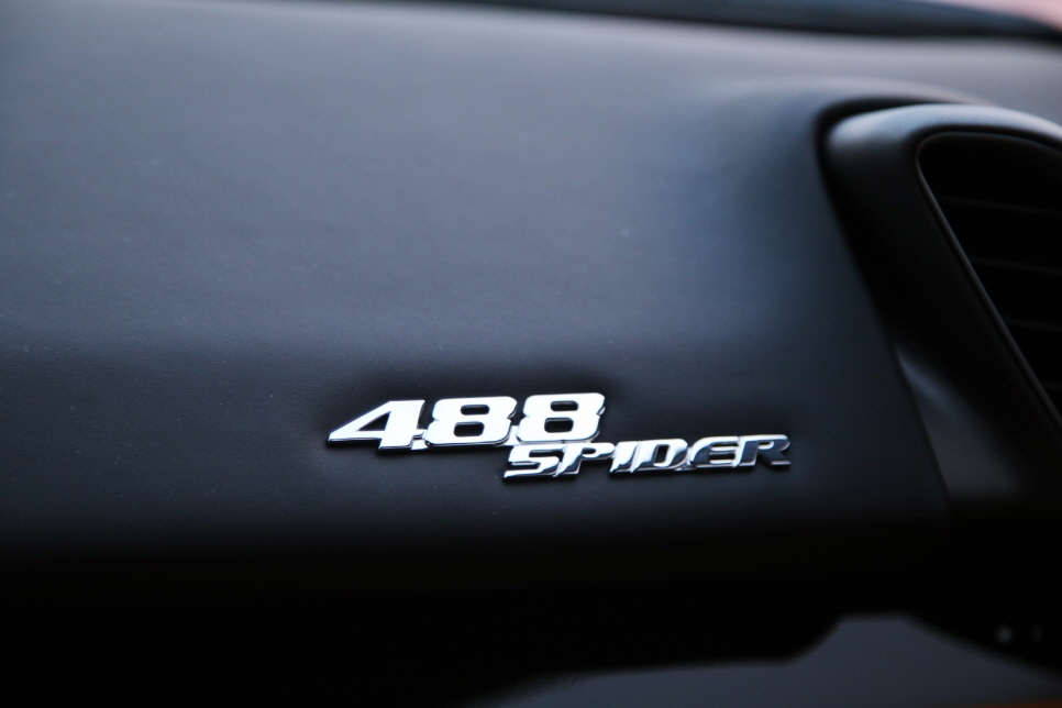 페라리 삼대가 한자리에- F430 스쿠데리아, 458 이탈리아, 488 스파이더 드라이브 관련 이미지 3