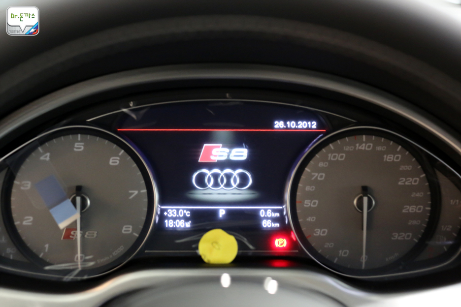 정장을 입고 뛰는 녀석! 아우디 S8 ! 아우디 A8L 과의 비교 리뷰. 관련 이미지 46