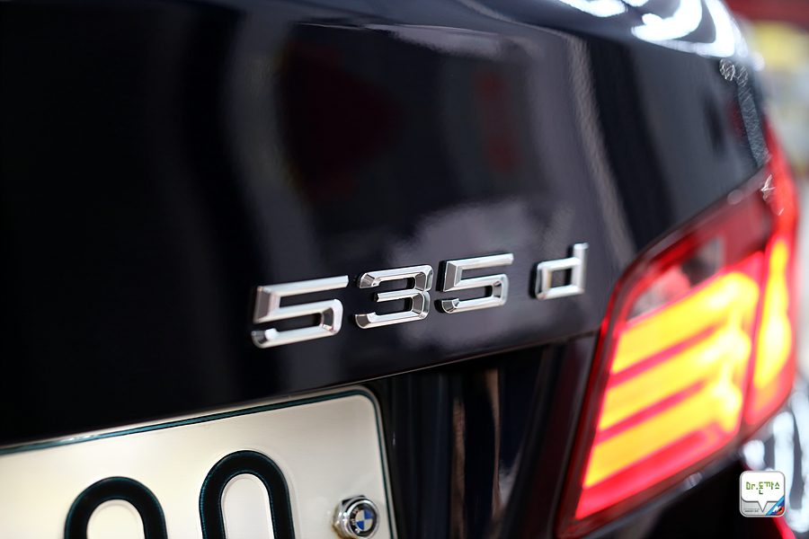 BMW F10 535d 치료하기! 광택작업 후기! (베스트샤인 오토팩토리 + 차량 흠집 제거+주차장테러 범인검거!+ 동판교까페+오시정) 관련 이미지 83