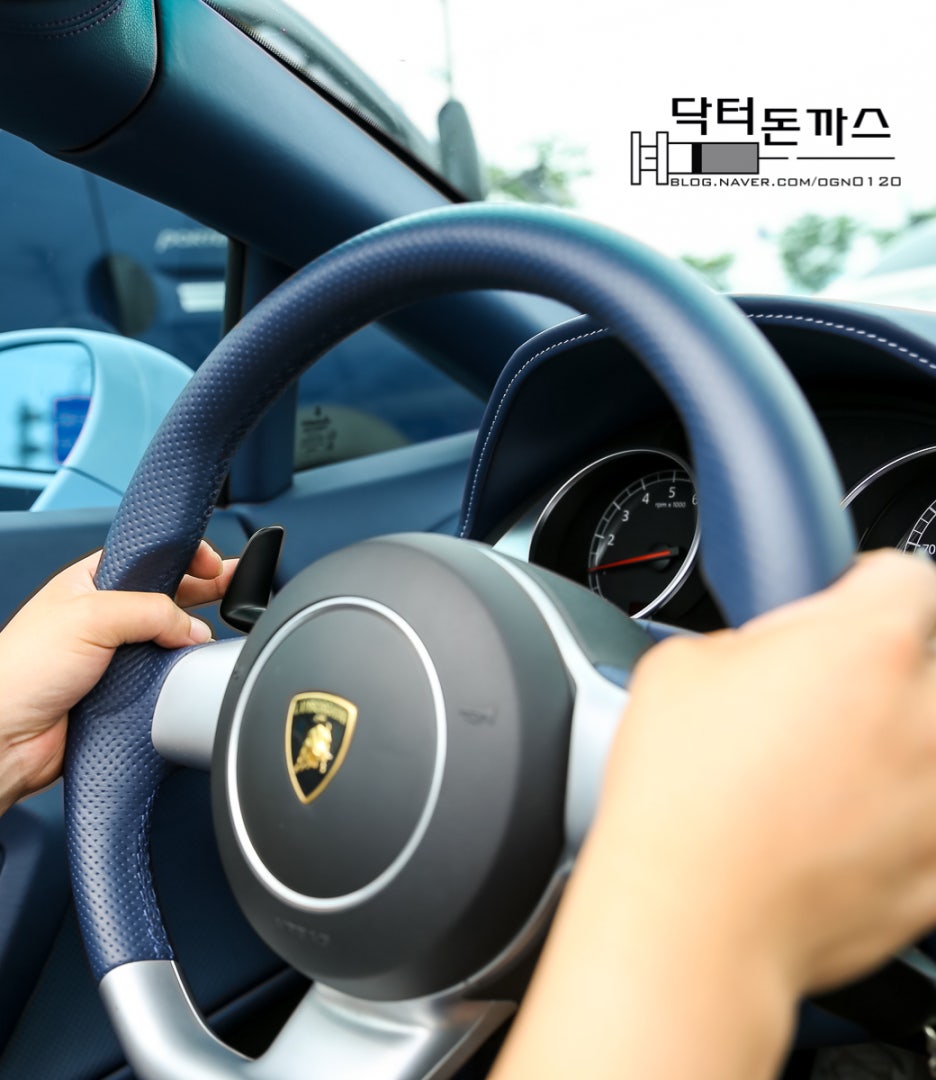 람보르기니 시승기. 람보르기니 가야르도 스파이더 시승기. 황소와의 투우시합. 관련 이미지 54