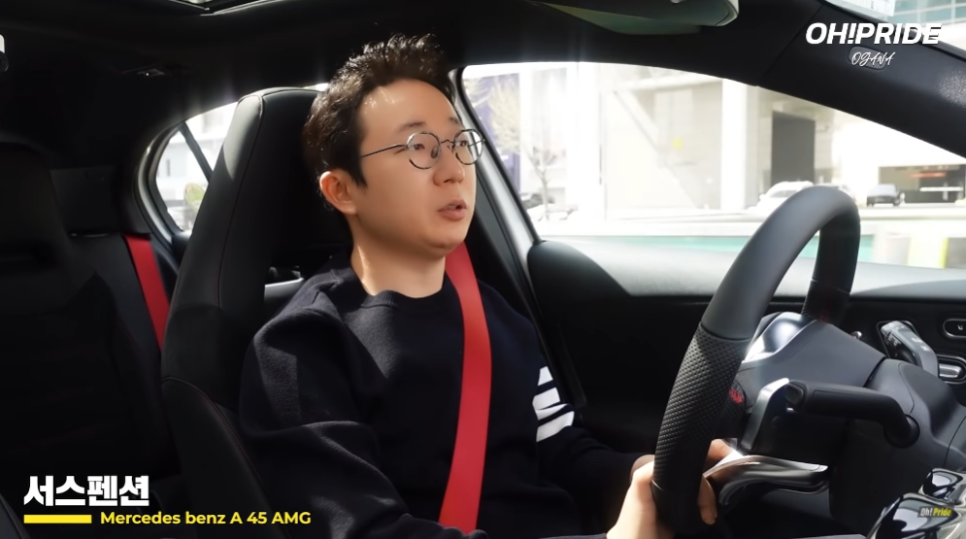벤츠 A45 AMG 말이 필요 없는 최고의 벤츠 펀카 관련 이미지 29