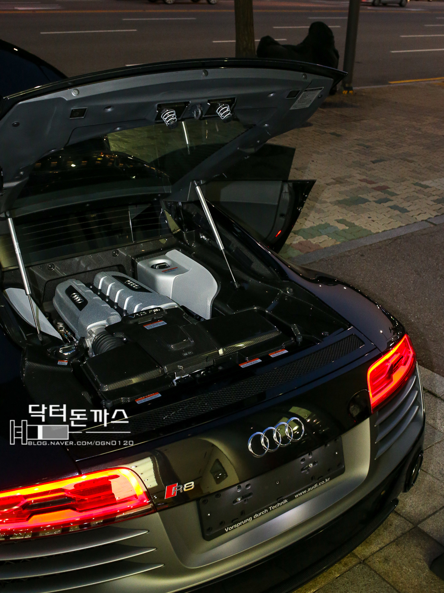 아우디 R8 V10 플러스 쿠페 출고이야기. 관련 이미지 15