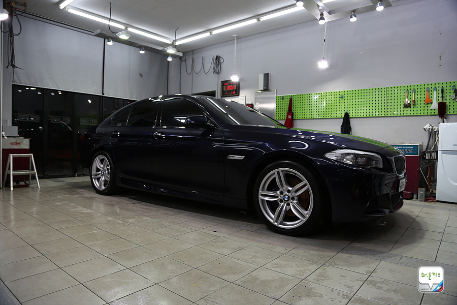 BMW F10 535d 치료하기! 광택작업 후기! (베스트샤인 오토팩토리 + 차량 흠집 제거+주차장테러 범인검거!+ 동판교까페+오시정) 관련 이미지 70