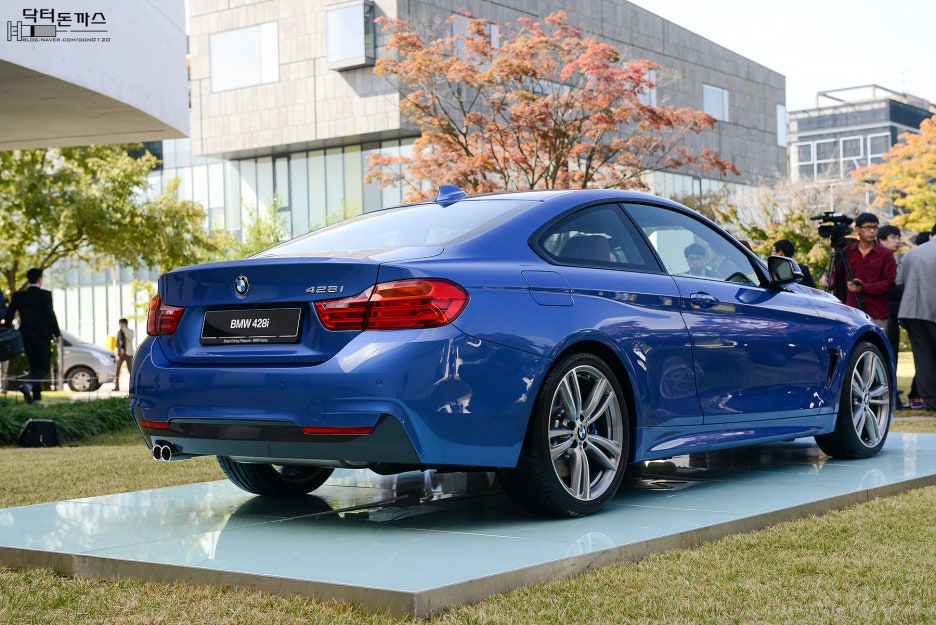 BMW 4시리즈 쿠페 디자인,사양 그리고 옵션 (BMW 428i M 스포츠 패키지+420d+M4) 관련 이미지 14
