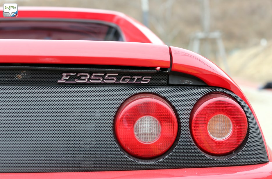 [페라리 F355 GTS] 세월이 가도 멋진 스포츠카 페라리 F355를 소개합니다. 관련 이미지 34