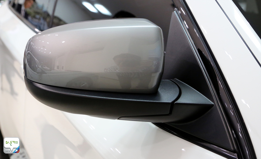 [X6 M50d] 국내에 상륙한 BMW 디젤의 끝판왕을 우연히 만나다! (M550d+X5 M50d+X6 M50d = M performance) 관련 이미지 29
