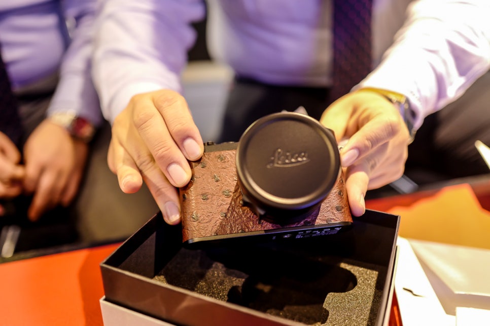 한정판 라이카Q 타조 에디션 구매 및 개봉기 LEICA Q à la carte Ostrich Style Embossed via 반도카메라 관련 이미지 18