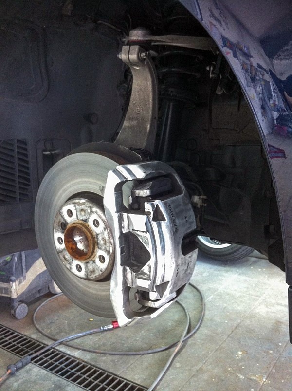 BMW f10 535d 브레이크 캘리퍼 도색! [에보루스터 방문후기] + 리퀴몰리 연료 첨가제 디젤용 연료 세척제 (Motor system reiniger) 관련 이미지 10