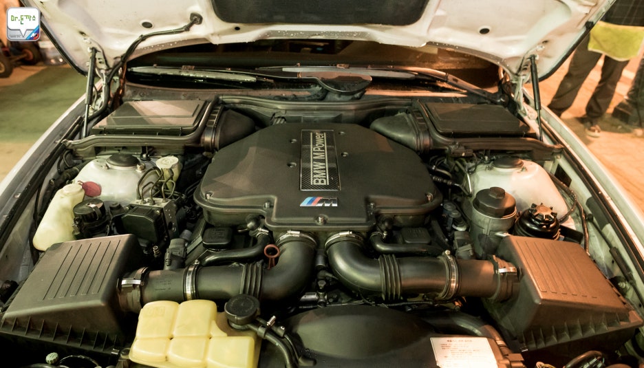 BMW M5 시승기. 괴물세단의 과거 그리고 현재(E39 M5,E60 M5,F10 M5). 관련 이미지 20