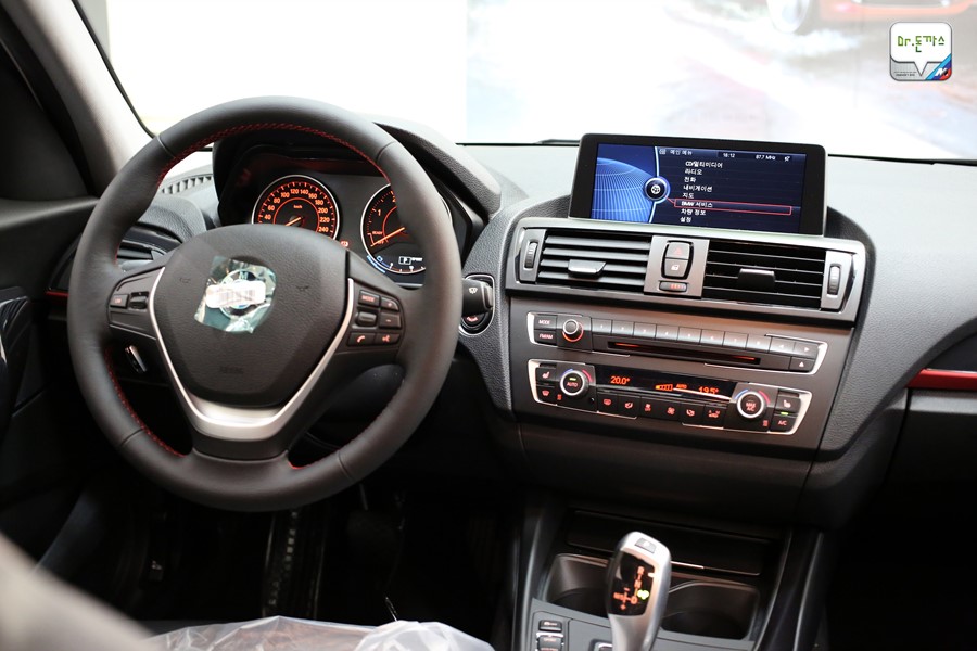 3000만원대 BMW 신형 뉴 1시리즈 해치백+118d 어반과 120d 스포츠 중에 뭘 살까? (어반과 스포츠 비교분석 ) 관련 이미지 59