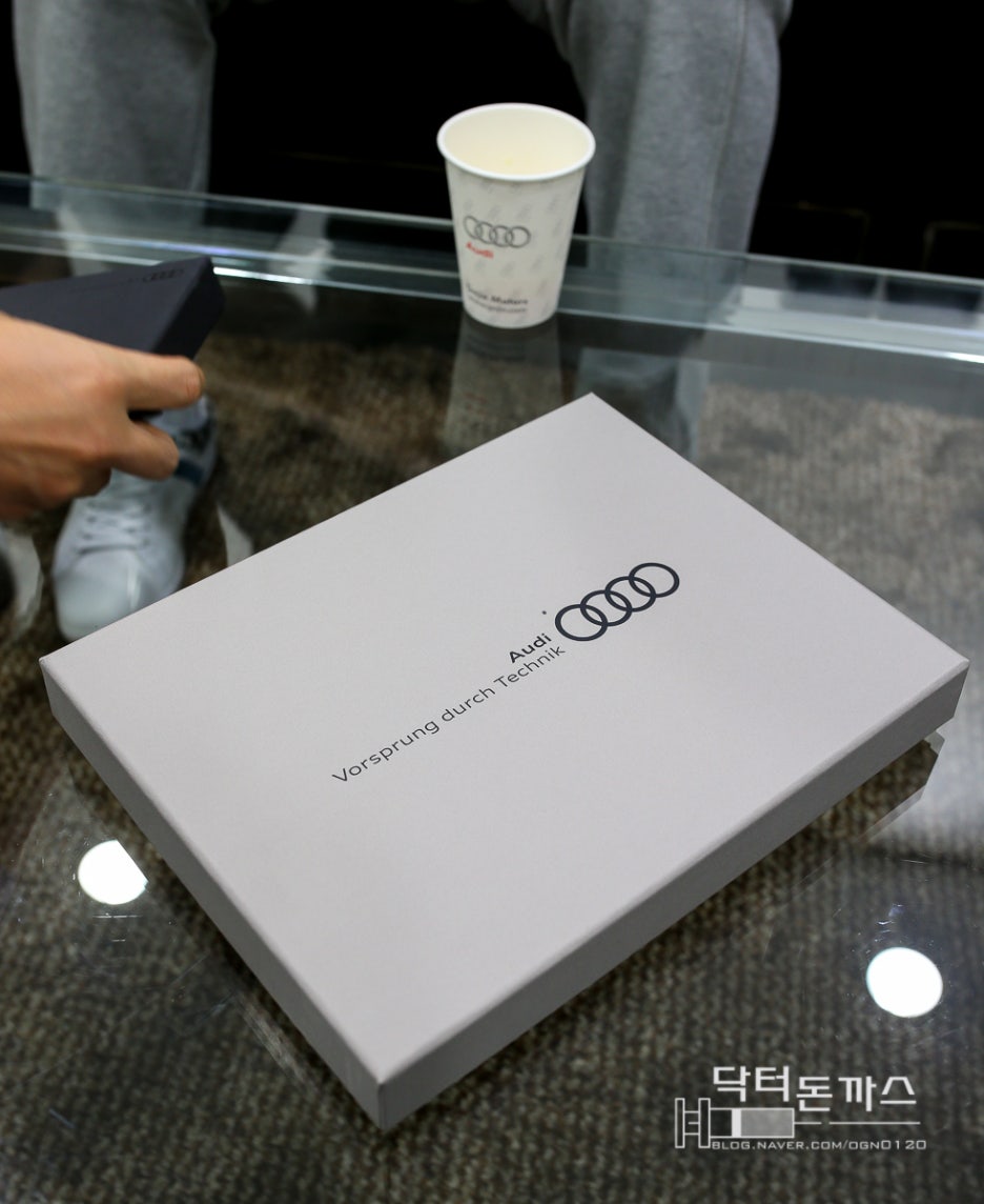 아우디 R8 V10 플러스 쿠페 출고이야기. 관련 이미지 4
