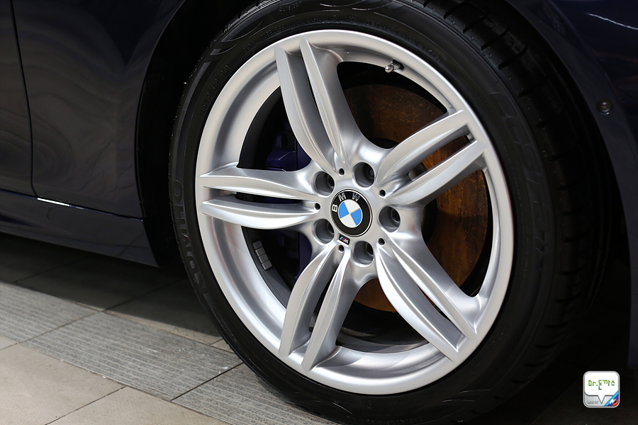 BMW F10 535d 치료하기! 광택작업 후기! (베스트샤인 오토팩토리 + 차량 흠집 제거+주차장테러 범인검거!+ 동판교까페+오시정) 관련 이미지 82