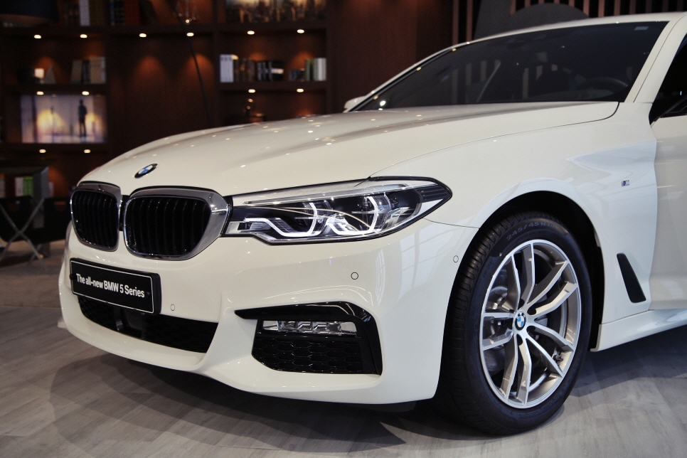 BMW 5시리즈 풀체인지 런칭& 시승기 관련 이미지 28