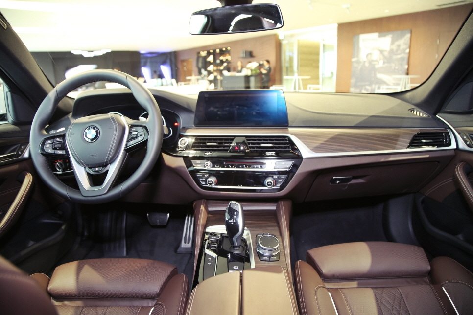 BMW 5시리즈 풀체인지 런칭& 시승기 관련 이미지 16