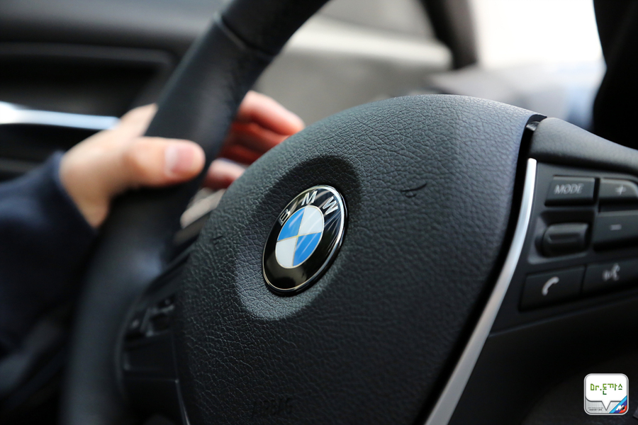 [비교시승기] BMW 뉴 1시리즈 해치백 vs 폭스바겐 골프 관련 이미지 38