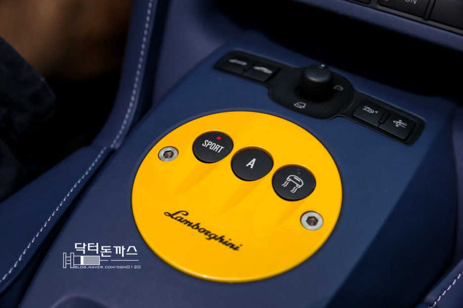 람보르기니 시승기. 람보르기니 가야르도 스파이더 시승기. 황소와의 투우시합. 관련 이미지 46
