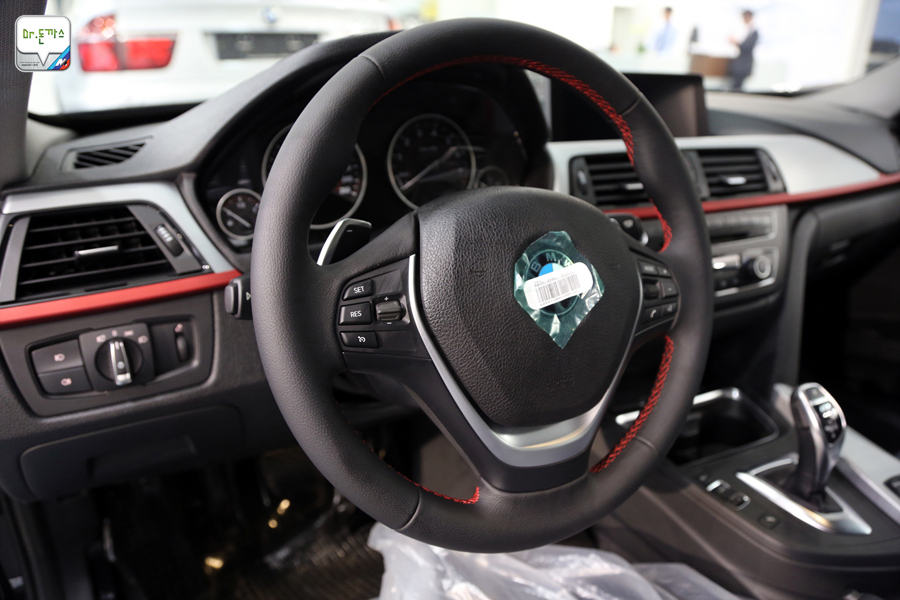 [X6 M50d] 국내에 상륙한 BMW 디젤의 끝판왕을 우연히 만나다! (M550d+X5 M50d+X6 M50d = M performance) 관련 이미지 12