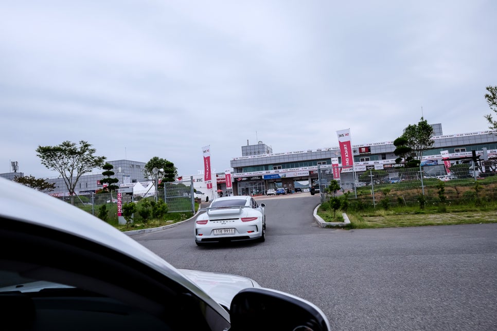 포르쉐 911 GT3로 참여한 SK지크 트랙데이 관련 이미지 10
