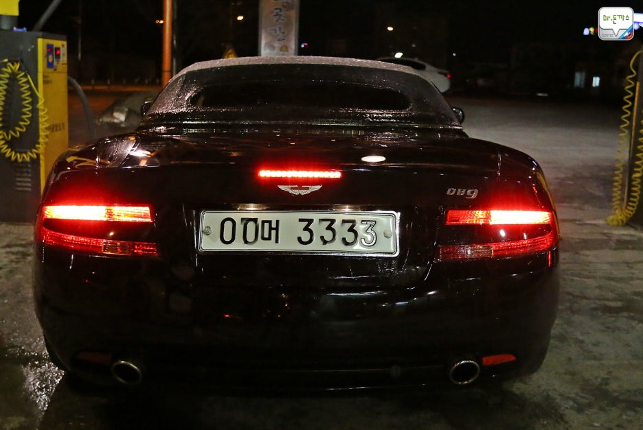 [ 애스턴마틴 db9 ] 위기속에서도 꿋꿋하게 그 명맥을 이어온 영국의 스포츠카! 영화 007시리즈의 본드카! 관련 이미지 21