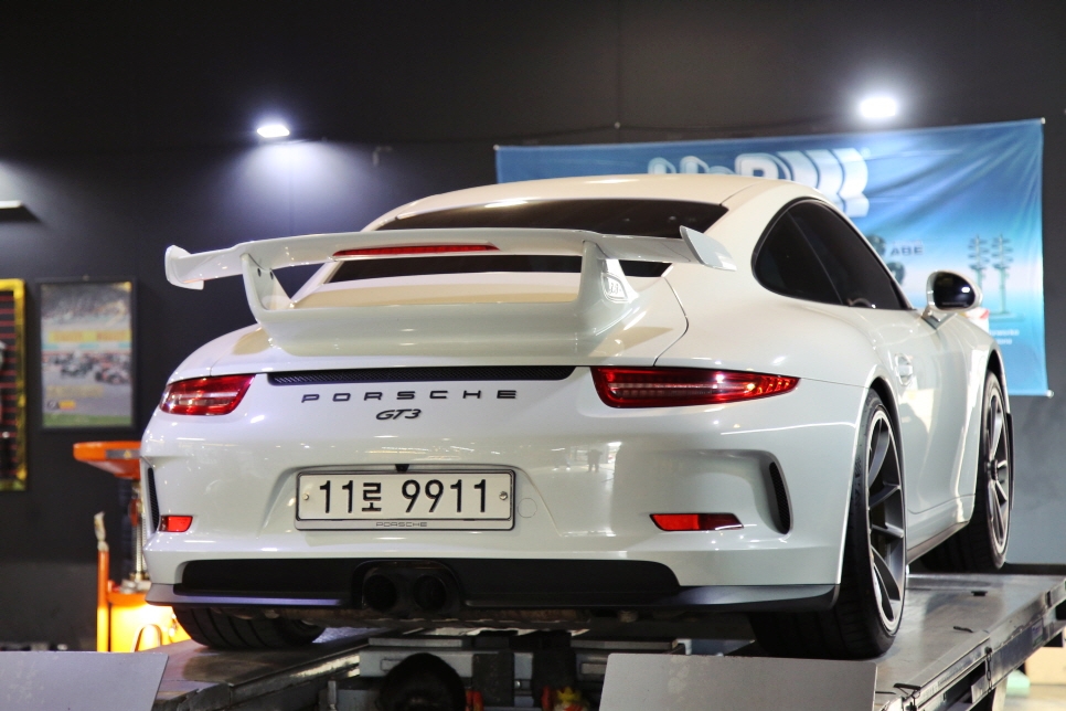 봄맞이 포르쉐 911 GT3 타이어 교체 관련 이미지 10