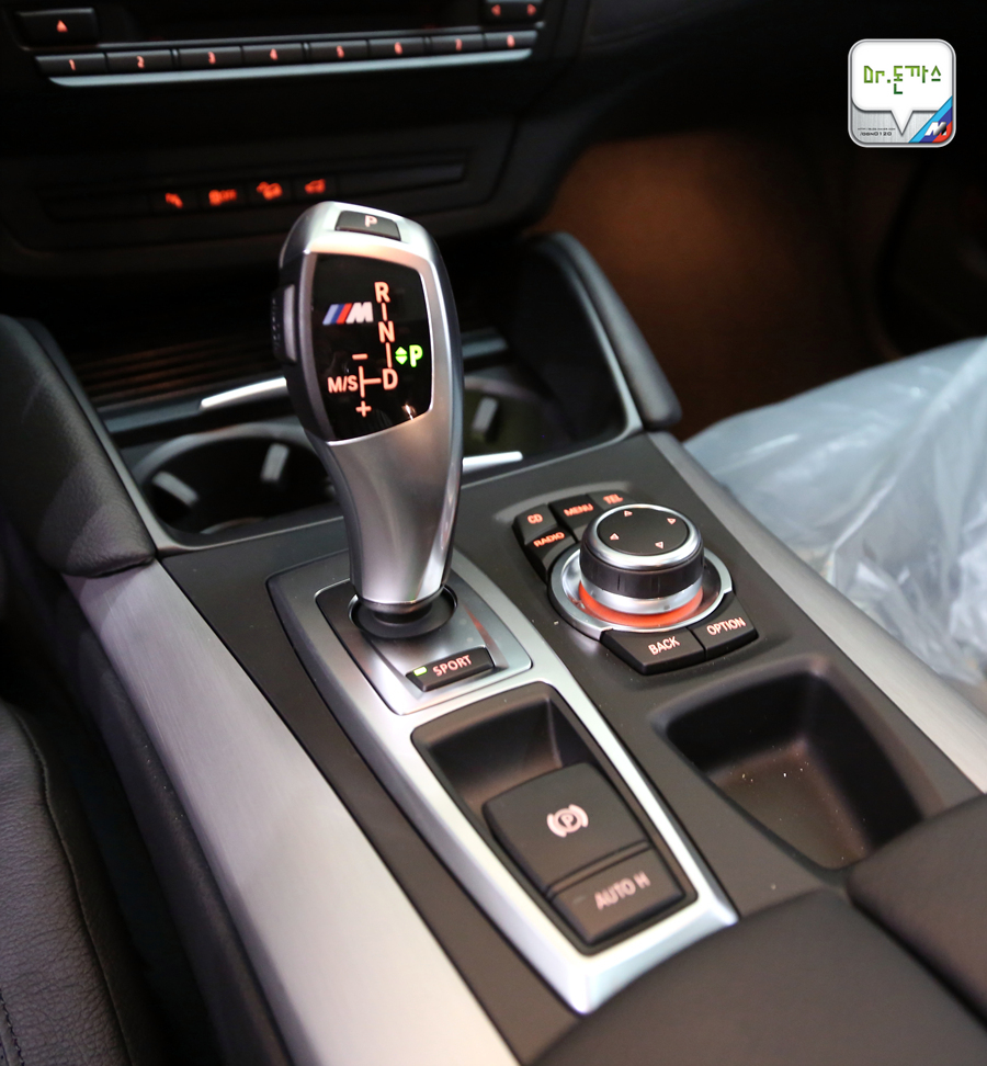 [X6 M50d] 국내에 상륙한 BMW 디젤의 끝판왕을 우연히 만나다! (M550d+X5 M50d+X6 M50d = M performance) 관련 이미지 46