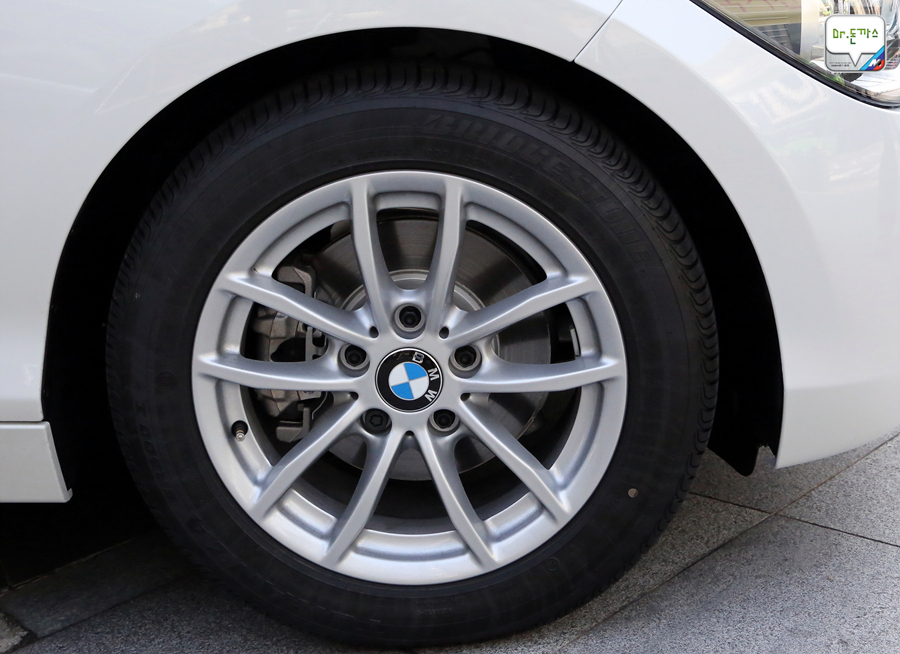 [비교시승기] BMW 뉴 1시리즈 해치백 vs 폭스바겐 골프 관련 이미지 28