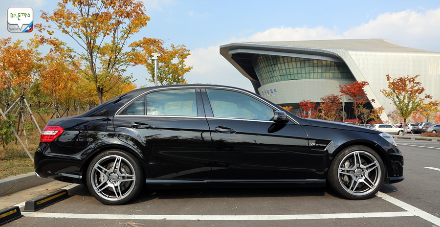 [시승기] 벤츠 e63AMG! 메르세데스 전통을 그대로 계승한 무서운 세단! + e클래스 페이스리프트 + 삼다연(논현동맛집,제주도흑돼지전문점) 관련 이미지 18